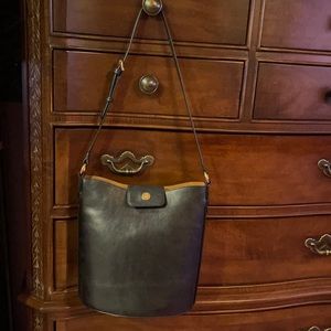 Genuine Leather bucket bag - vintage Banana Republic